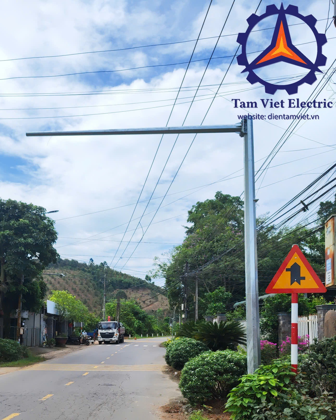 Trụ Camera Bát Giác Mạ Kẽm - Image 2